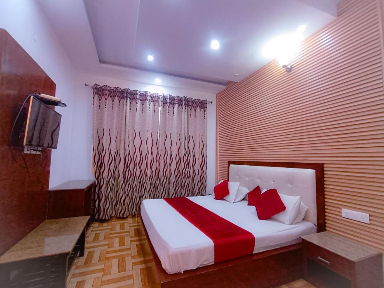 Hotel Snow Ark Inn, Далхаузи Экстерьер фото
